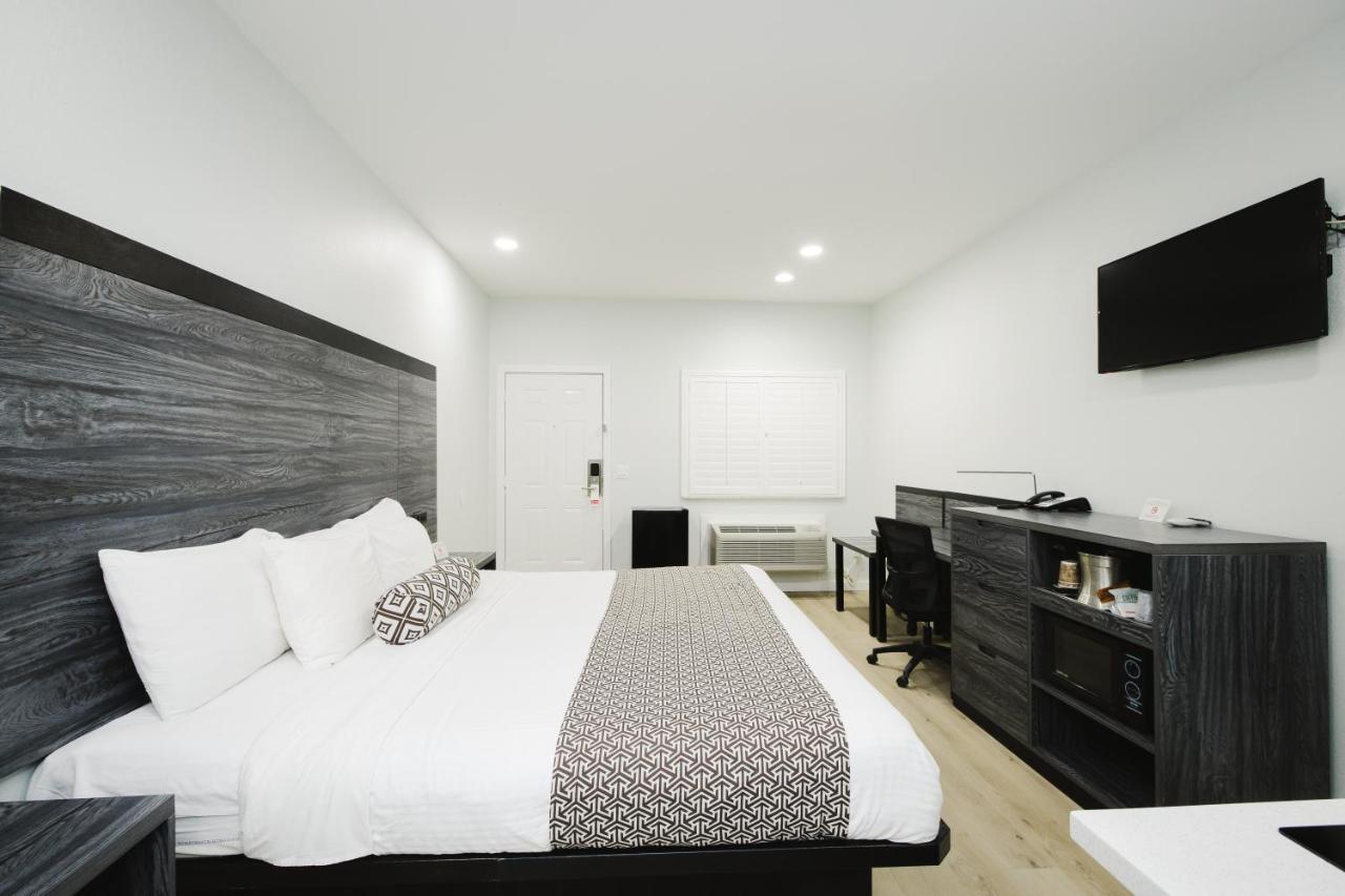 Sapphire Inn&Suites Deer Park Extérieur photo