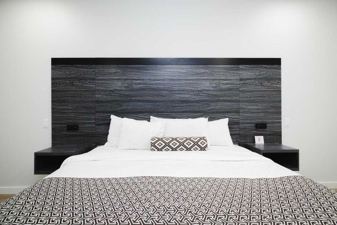 Sapphire Inn&Suites Deer Park Extérieur photo