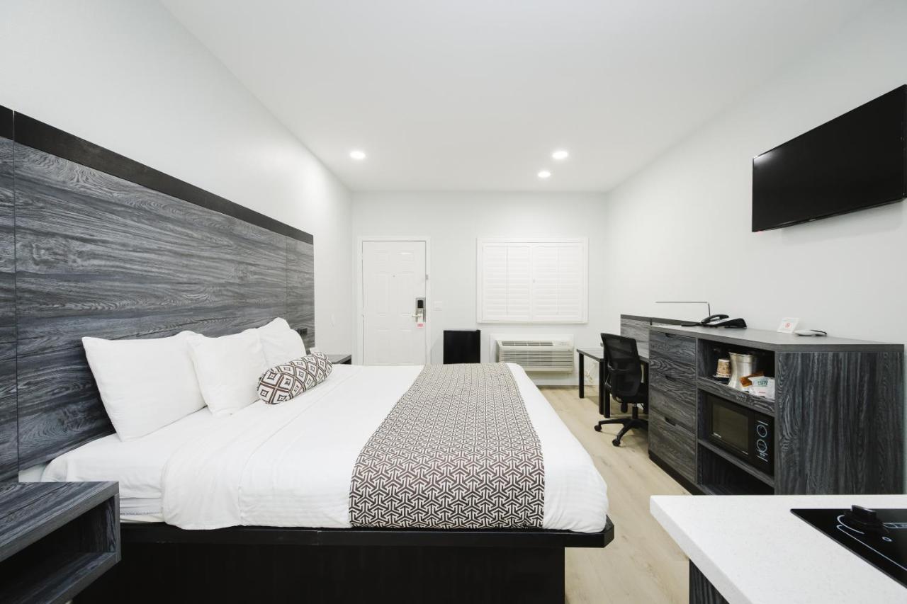 Sapphire Inn&Suites Deer Park Extérieur photo