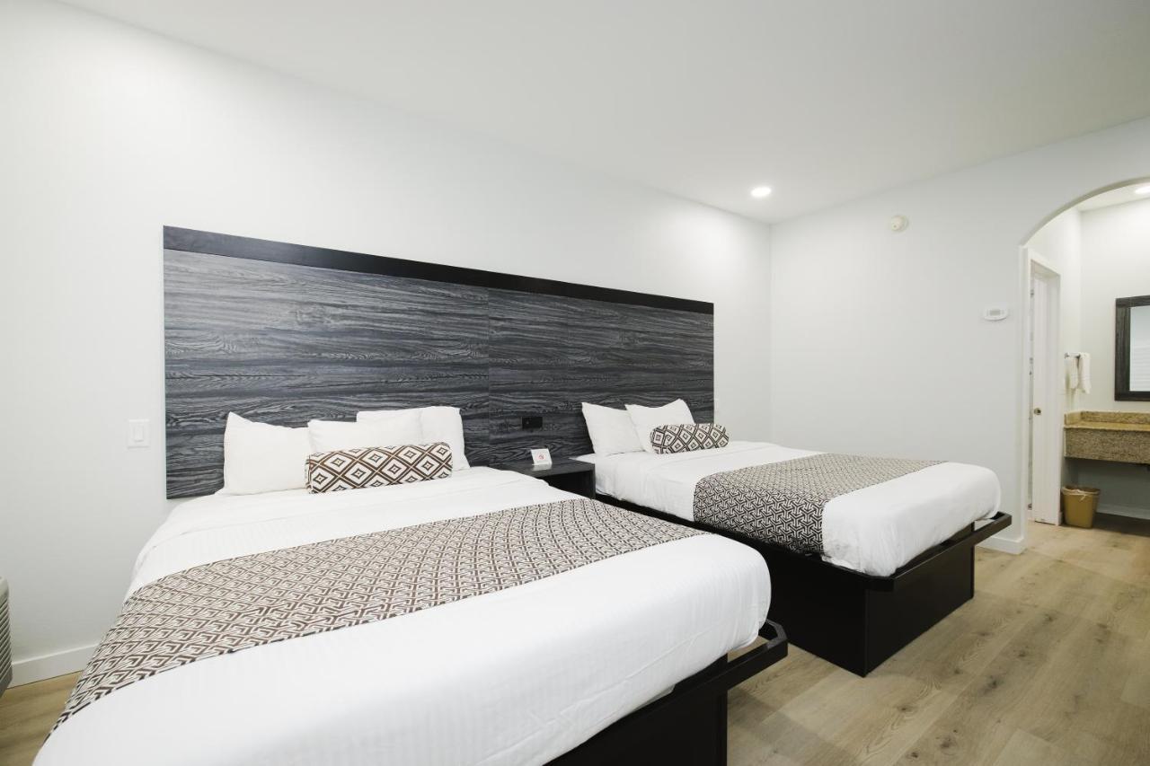 Sapphire Inn&Suites Deer Park Extérieur photo