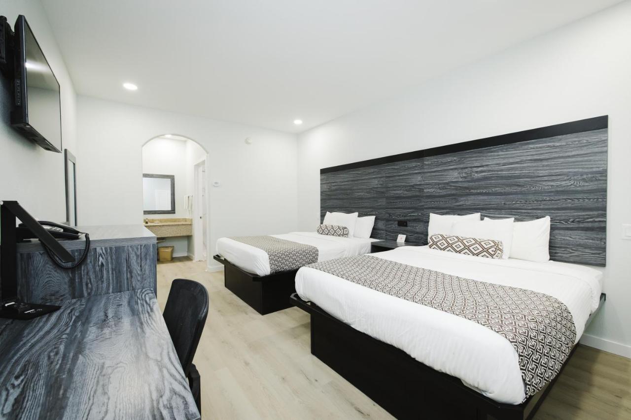 Sapphire Inn&Suites Deer Park Extérieur photo