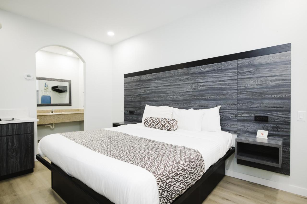 Sapphire Inn&Suites Deer Park Extérieur photo