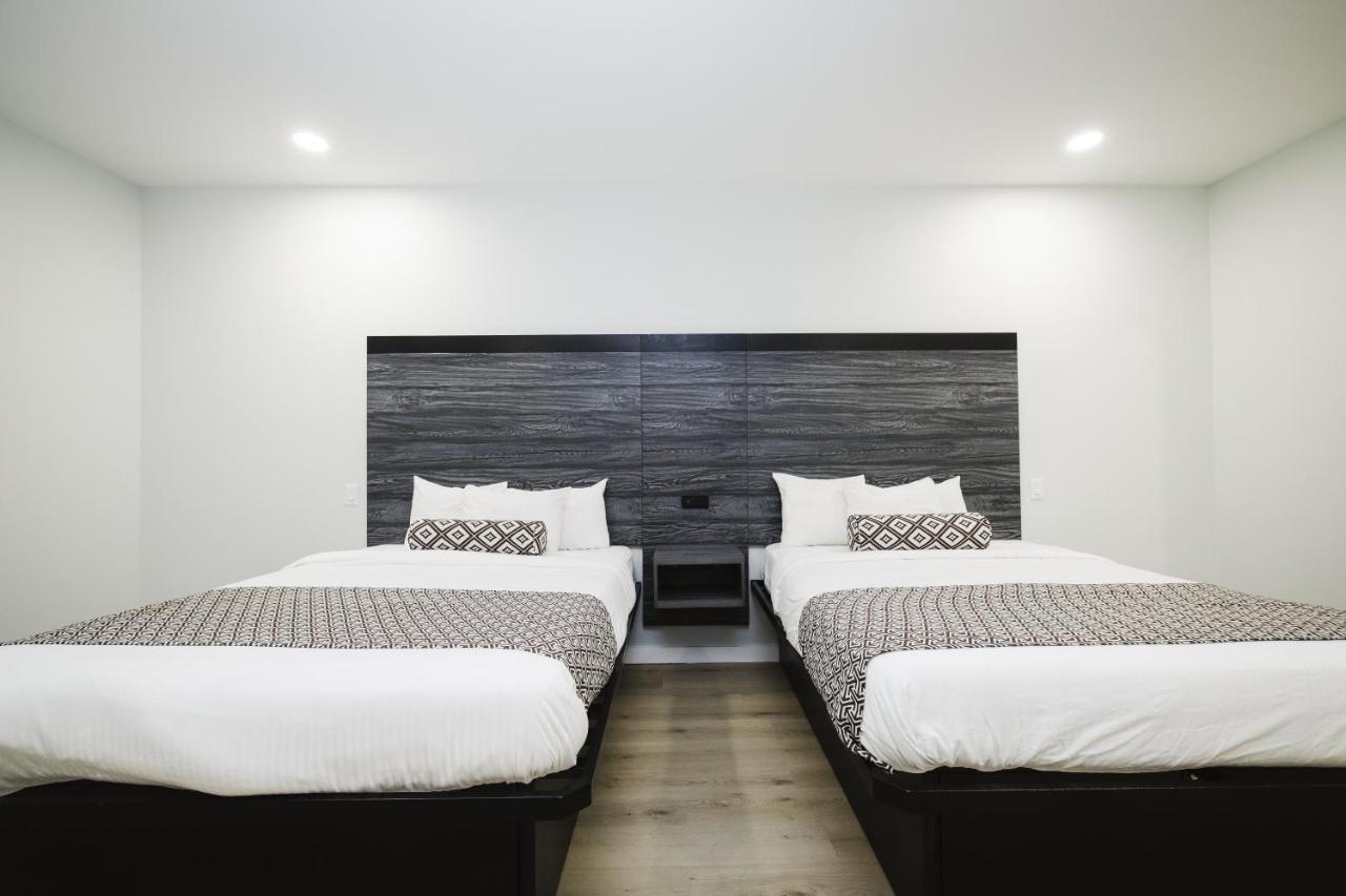 Sapphire Inn&Suites Deer Park Extérieur photo
