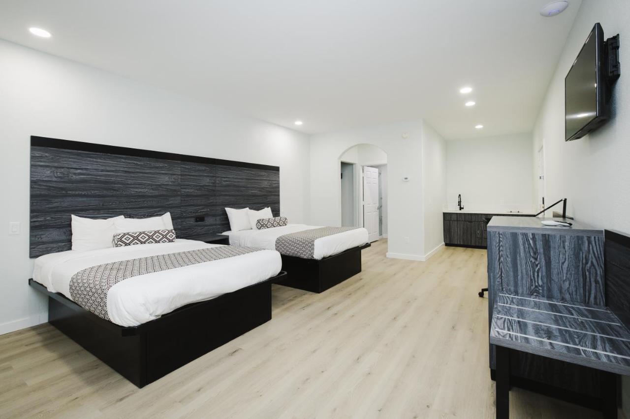 Sapphire Inn&Suites Deer Park Extérieur photo